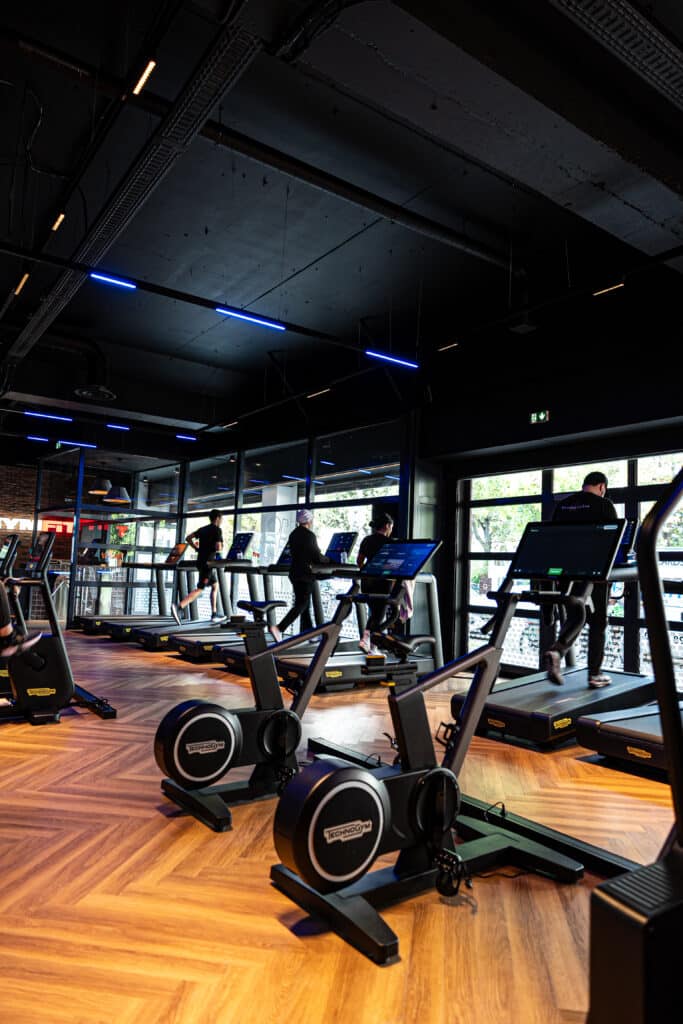 Investissement dans le sport et le bien-être par le groupe sayag - salle de sport